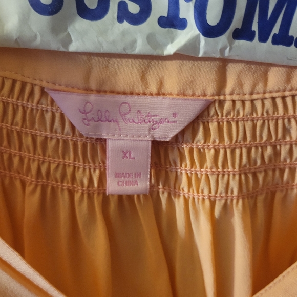 100% silk Lilly Pulitzer blouses - Picture 2 of 15